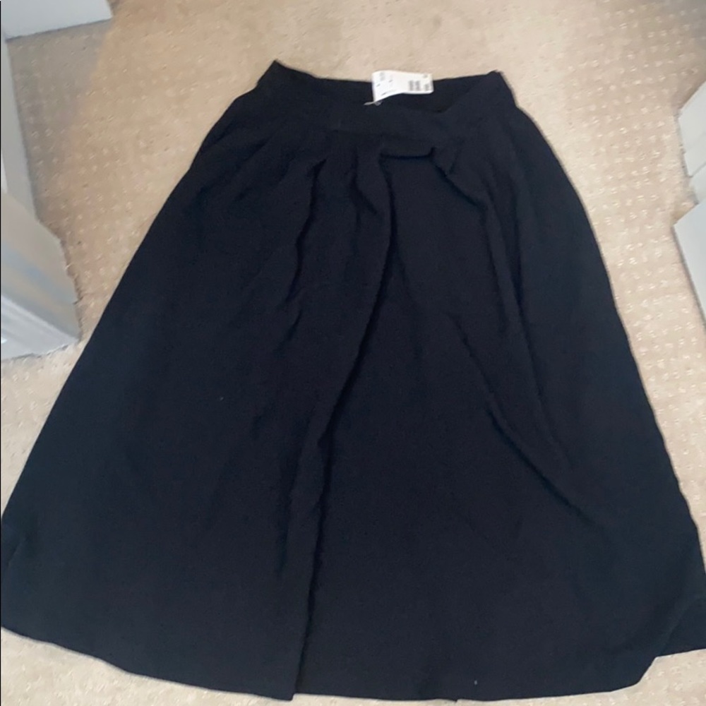 NWT black MIDI skirt
